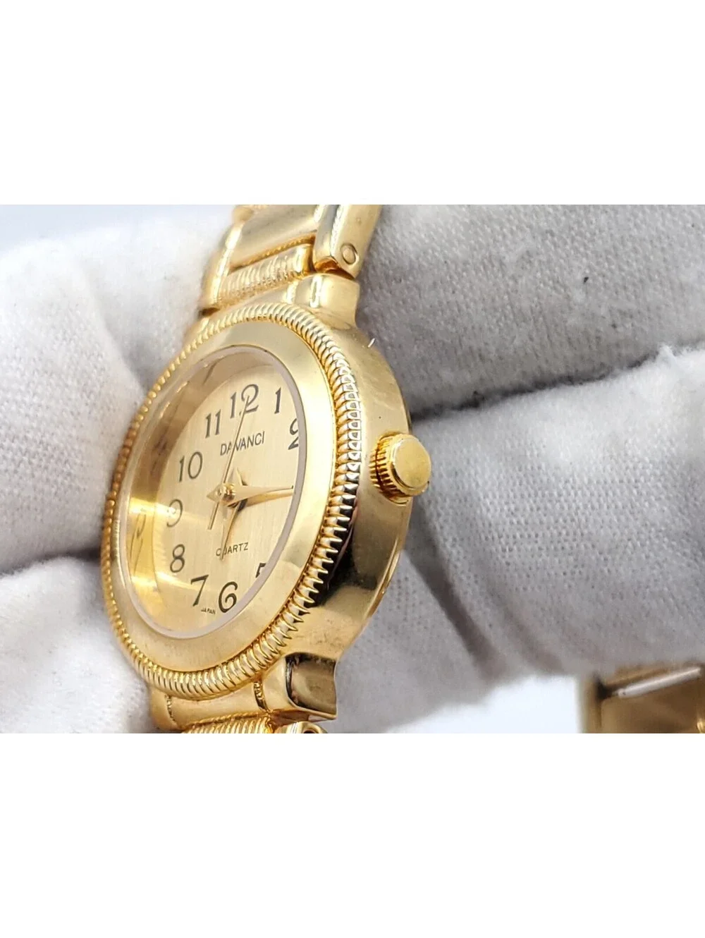 Da Vanci Quartz Watch Womens New Battery Gold Tone 23mm